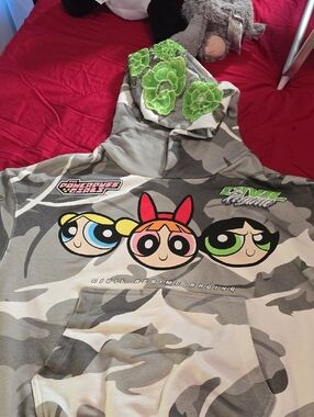 Powerpuff Girls Gray Camo Hi Hoodie with Green Applique Hood